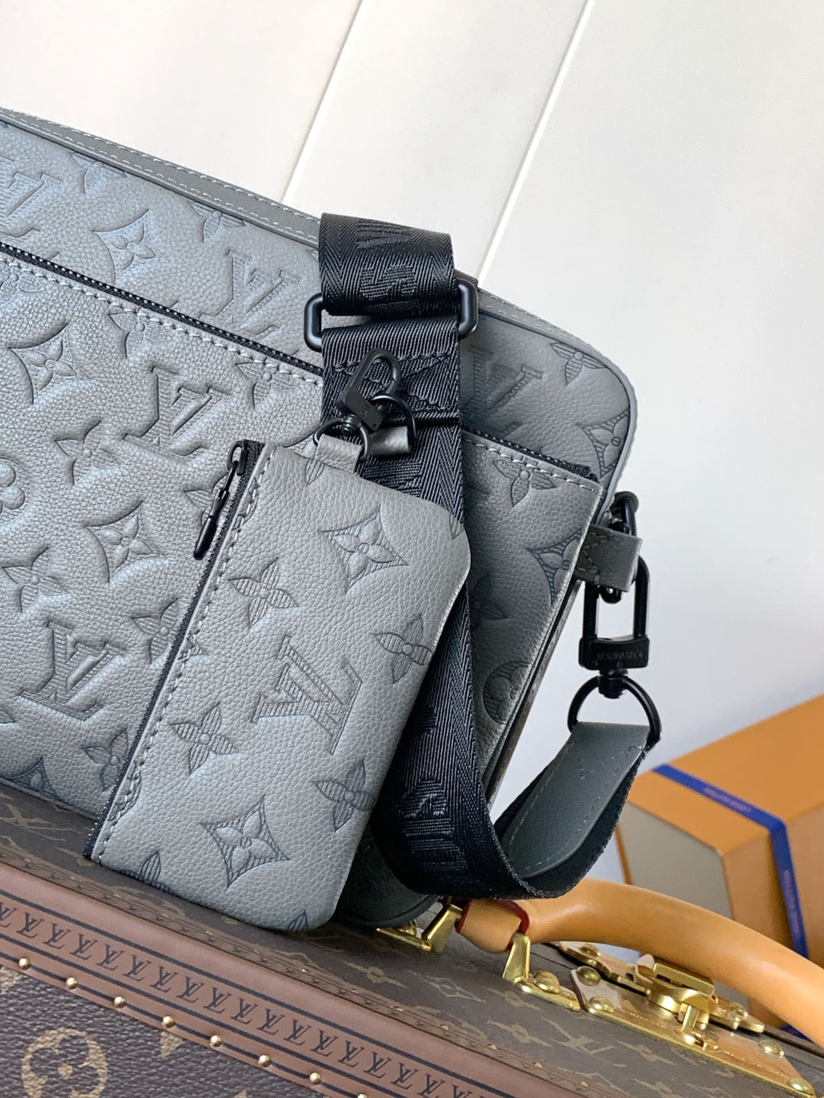 Bag Trio Messenger LV Monogram Shadow em Couro