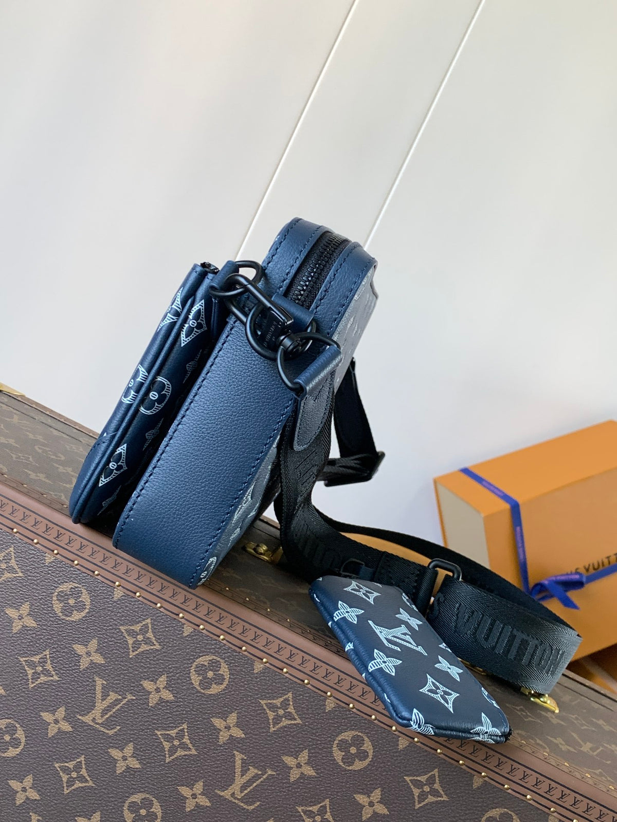Bag Trio Messenger LV Monogram Shadow em Couro