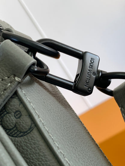 Bag Trio Messenger LV Monogram Shadow em Couro