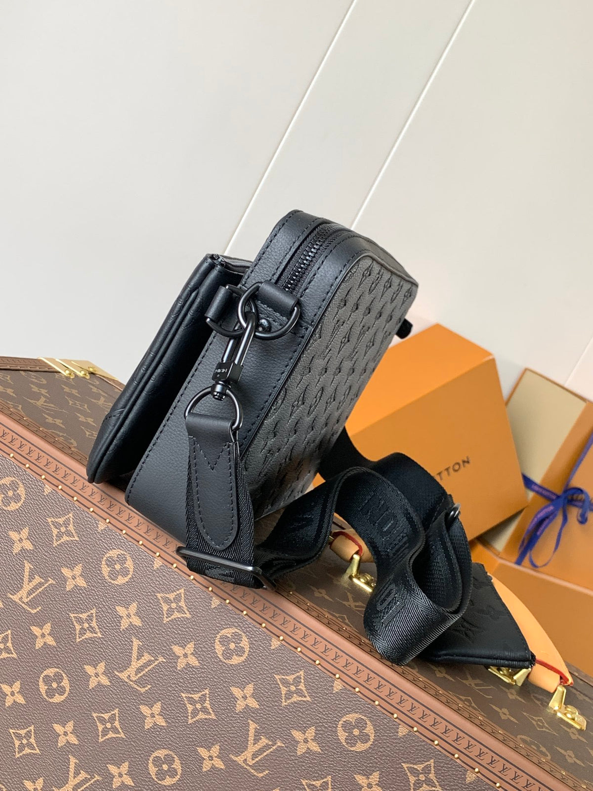 Bag Trio Messenger LV Monogram Shadow em Couro