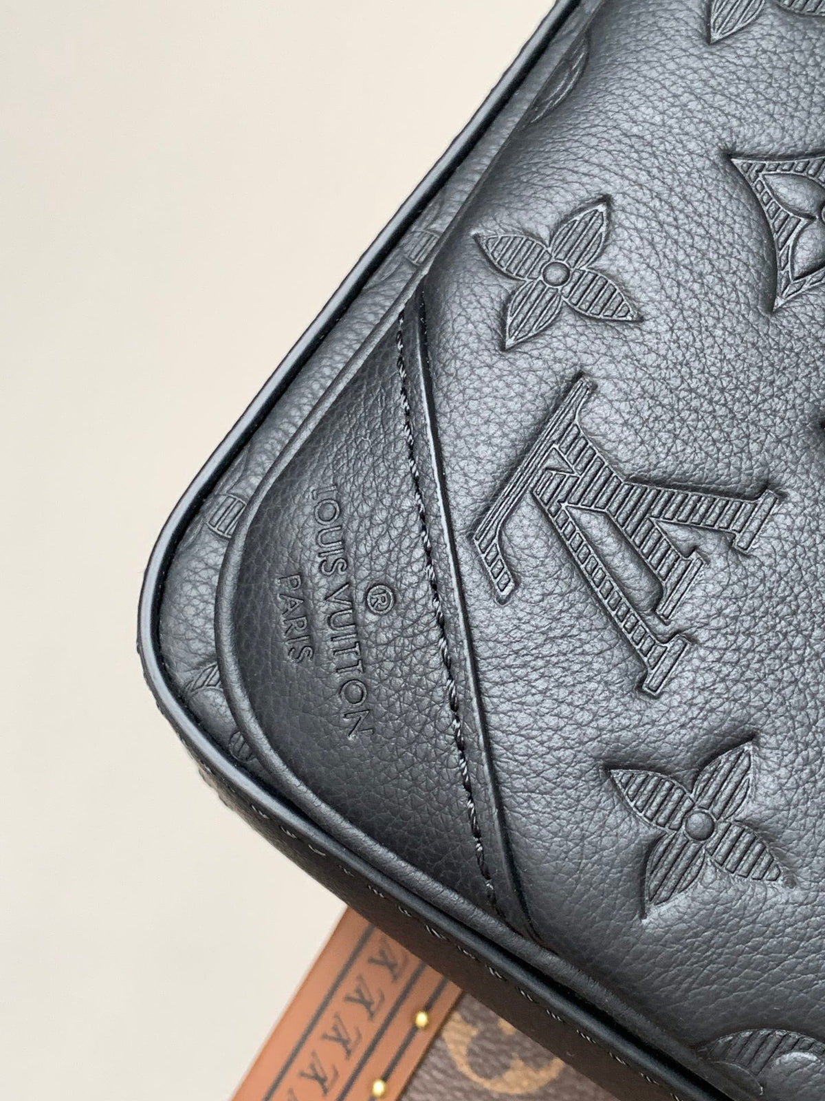 Bag Trio Messenger LV Monogram Shadow em Couro
