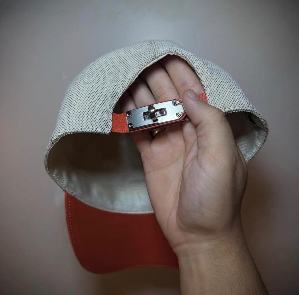 Boné Hermès  — Luxo, Design Sofisticado e Estilo Exclusivo