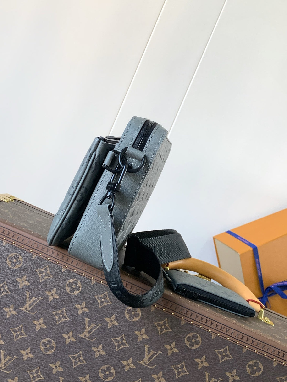 Bag Trio Messenger LV Monogram Shadow em Couro
