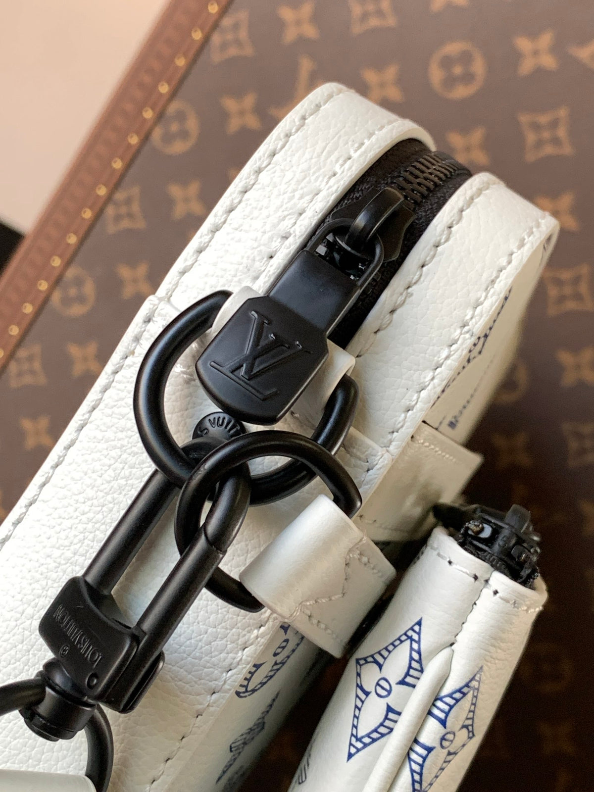 Bag Trio Messenger LV Monogram Shadow em Couro