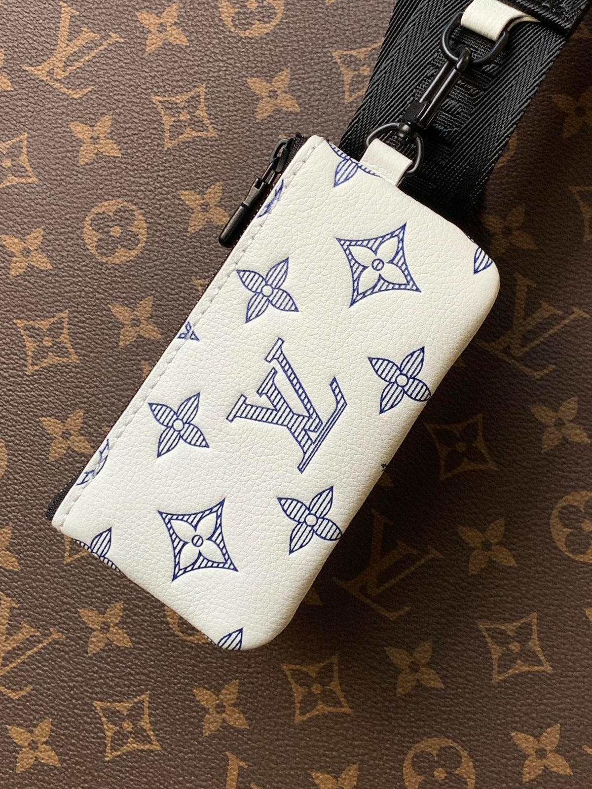 Bag Trio Messenger LV Monogram Shadow em Couro